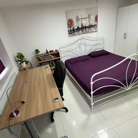 Separate One Bedroom Large Apartment in Slough