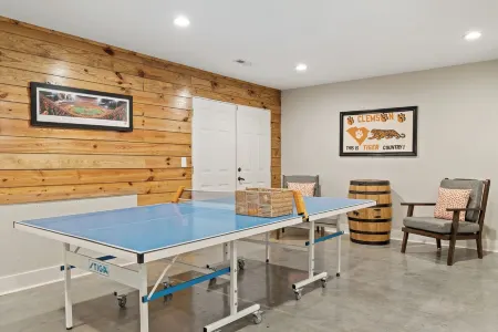 Lake front house near Clemson University