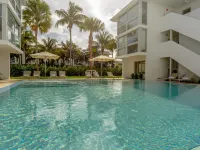 Beach Haus Key Biscayne Contemporary Apartments Hotels in Key Biscayne