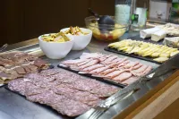 The Originals Boutique, Hôtel le Marmotel, Clermont-Ferrand - Desayuno