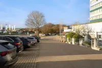 elaya Hotel Stuttgart Ludwigsburg, Trademark by Wyndham - Parking