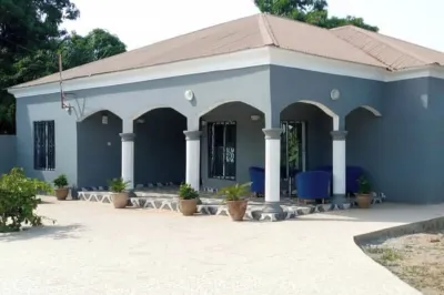 四卧室房屋可住八人 - 帶花園並歡迎寵物 酒店