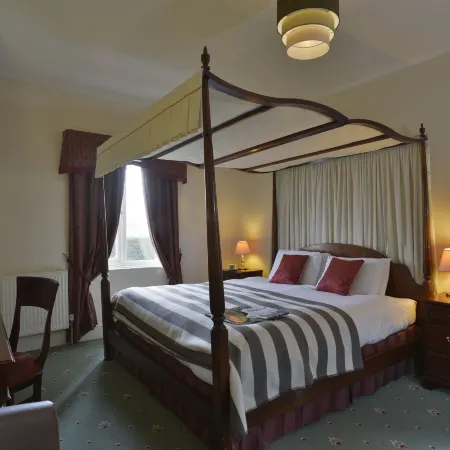 Taunton House Hotel