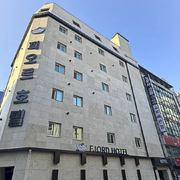 A Plus Bucheon Отели рядом с достопримечательностью «Стадион «Пучхон»»