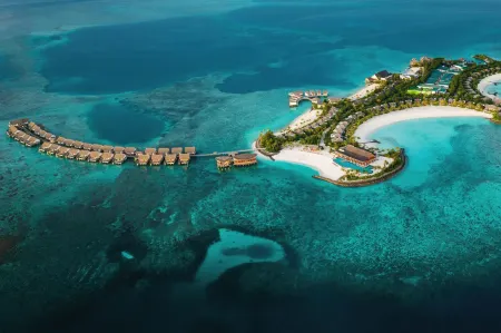 Hilton Maldives Amingiri Resort & Spa Отели рядом с достопримечательностью «Vabbinfaru»