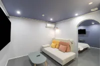 Hotel Stay Q