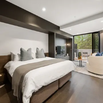 Braddon Studio with Parking & BBQ