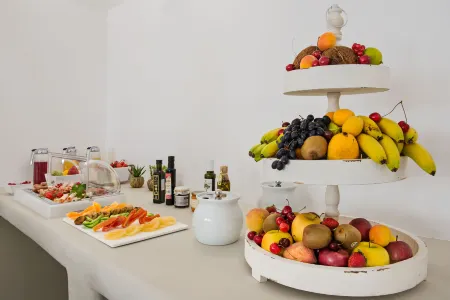 Central Fira Suites Отели рядом с достопримечательностью «Тира»