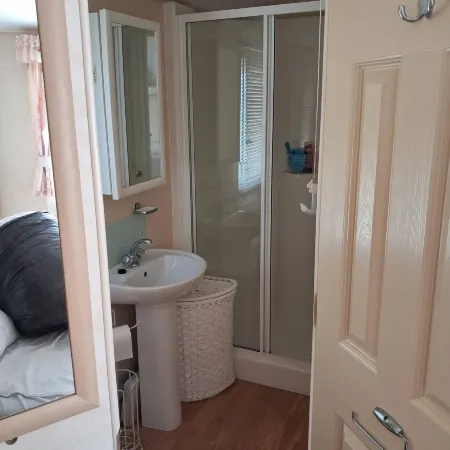 Caravan Sandhills Holiday Park Astounding Seaview Отели в г. Бембридж