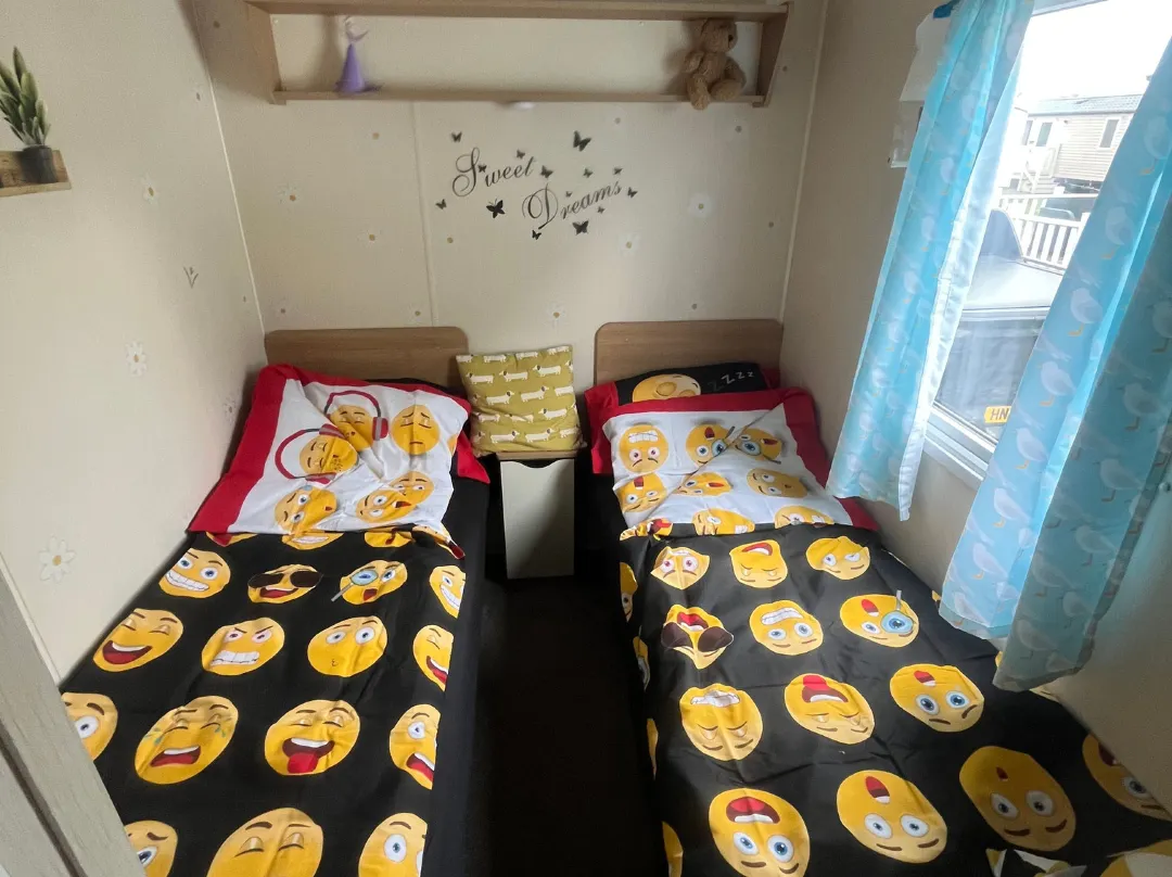 Kpc - Hell Yeah Caravan Holidays - Cleethorpes
