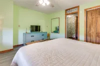 10 Mins to Blackwater Falls: Mtn Home w/ Hot Tub - 3-Star