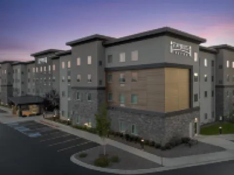 Staybridge Suites DENVER NORTH - THORNTON by IHG ソーントンのホテル