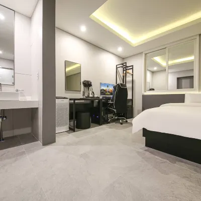 Chungju Modern Gray Hotel Hotels near Gyemyeongsan
