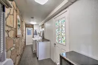 Cobblestone Cottage 10 Mi to Pomme de Terre! - 3-Star
