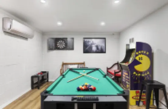 Charming Cottage on a hill by Camelback and Kalahari