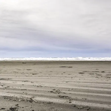 Coastal Washington Getaway Walk to Beach!