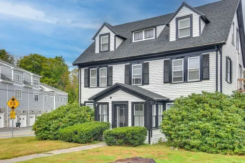 Charming 2-bedroom apartment in nice Sharon with WiFi, AC near Gillette Stadium Hotels in Sharon