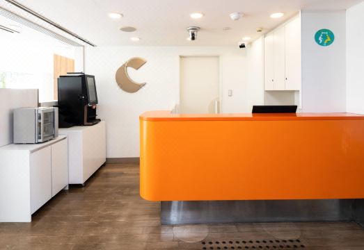 치선 인 객실 내부 또는 실용적인 시설