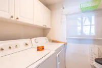 Golden Bay 303