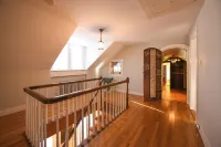 Home is perfect for large families with private lake access and close to town Hotels in Bridgton