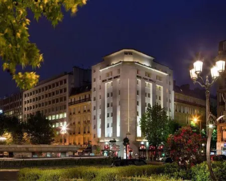 Hôtel Paris Neuilly Hotels in Hauts-de-Seine