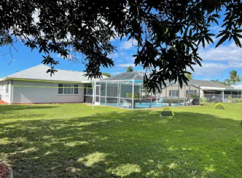 Charming 3-bedroom house with AC, fitness room, WiFi in Port St. Lucie Hotels near Elk's Park Recreation Area