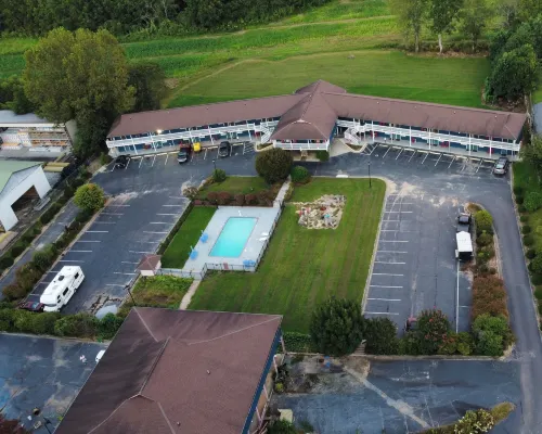 Mountain Valley Inn Hotels in Dillard