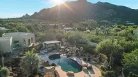 5bdr Oasis w/ Waterfall Pool, Hot Tub, Desert View Desert Cascase by Avantstay - Pools