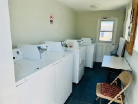 Cottage 32: Flamingo Bungalow - Waterfront Lodging in Downtown Tavares, FL