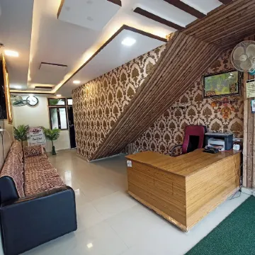 Brajrani Hotel Отели в г. Датия
