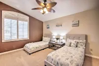 Boat Dock, Game Room! Lakefront Glendale Getaway - balcony