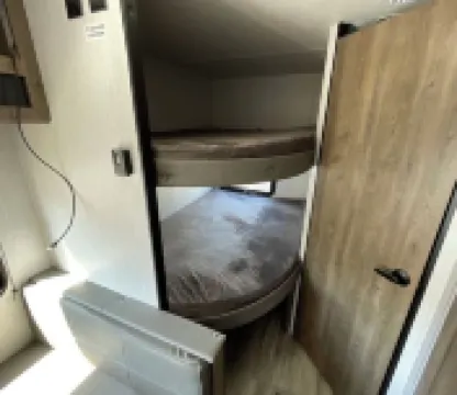 LUXURY CAMPING IN THE HEART OF THE MAINE LAKES REGION MINUTES TO NAPLES CAUSEWAY Hotels in Casco