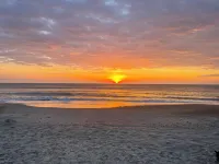 Oceanside home, 3 min walk to beach with Private Pool and Hot Tub!