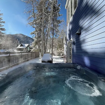 MODERN Monet Blue Aspen Victorian Whole House In Town, with Private Hot Tub!