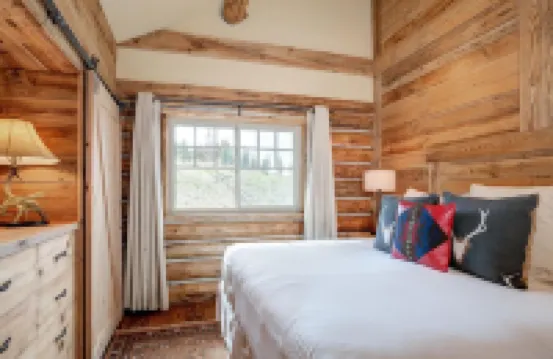 9 Cabin Hollow 2 Bedroom Home by Moonlight Basin Lodging