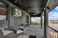 Stylish 1Br Apt, Downtown Free Parking - พร้อมระเบียง