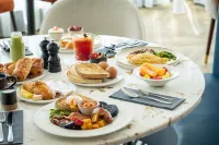 voco SOUTHAMPTON by IHG - breakfast