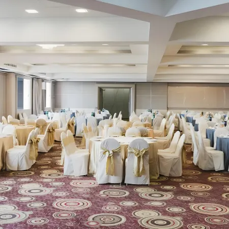 K.S.PAVILION HOTEL Отели рядом с достопримечательностью «Торговый центр The Mall Ratchasima»