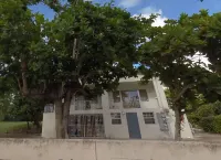 Almond Tree Studio - Modern A/C Apartment w/2 Queen beds in St. James 住宿飯店