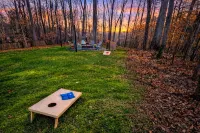 Lake Point 4Br Family Home- Game Room + Fire Pit. 1 Min from Lake Allatoona.