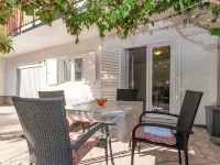 Apartment Tom Hotels in Omis