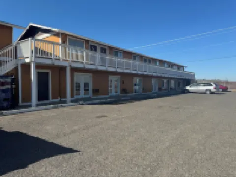 Airport Motel
