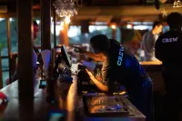 Hotel Manyana, by Surfers Bay - Bars