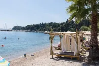 Ipsos Beach Studios by Konnect - chambre d’hôtes