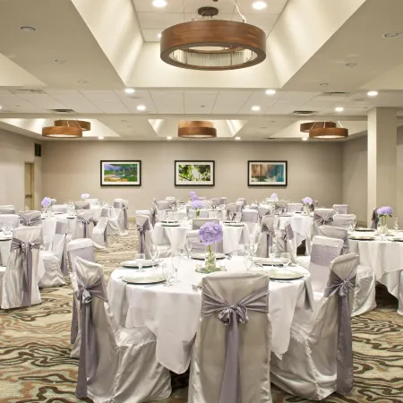 Embassy Suites by Hilton Cincinnati Northeast Blue Ash