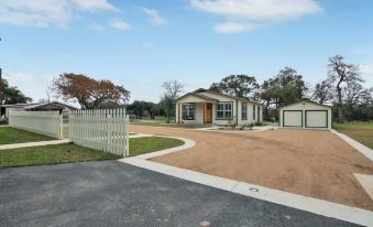 Upscale Home with Pool and FirePit - Close to Mercer St!