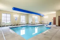 Cobblestone Hotel & Suites - Stevens Point - Pools