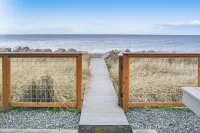 Sequim Shoreline Retreat w/ 2 Decks: Dogs Welcome! - 3 estrellas