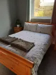 1 Bedroom apartment with a 5 minute walk into the town. Enclosed garden.