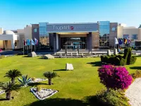 Tropitel Sahl Hasheesh Hotels near Grand Waterworld Makadi : Water Slides